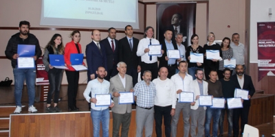 GAZETECİLER SERTİFİKALARINI ALDILAR