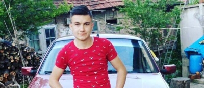 GÖÇÜK ALTINDA KALAN GENÇ HAYATINI KAYBETTİ