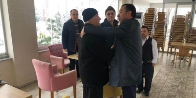 HALKI SAMİMİ VE GERÇEK DUYGULARIYLA KUCAKLIYOR
