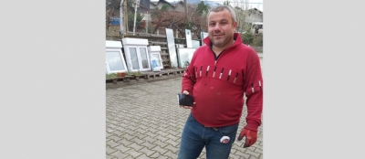 İÇİ PARA DOLU CÜZDANI SAHİBİNE TESLİM ETTİ