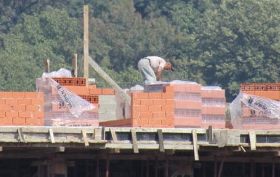 İHALE İLANINDA 5 KAT GÖSTERİLDİ MÜTEAHHİTE 8 KAT İZNİ VERİLDİ