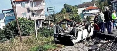 İL ÖZEL İDARE ARACI BAHÇEYE UÇTU, 1 YARALI