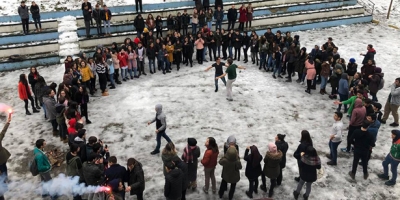 İLK DÖNEMİN YORGUNLUĞUNU VE STRESİNİ ‘KIŞ ŞENLİĞİ’ İLE ATTILAR