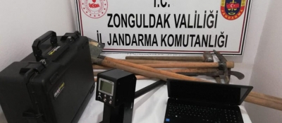 KAÇAK KAZA YAPARKEN YAKALANDILAR