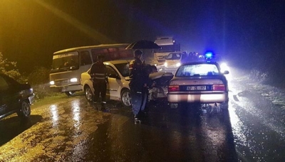 KAFA KAFAYA ÇARPIŞTILAR: 3 YARLI