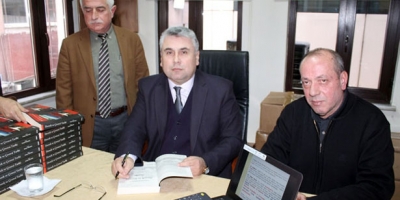 KARAOĞUZ  “DEVREK VE ÇEVRESİ TARİHİ” İSİMLİ KİTABINI İMZALADI