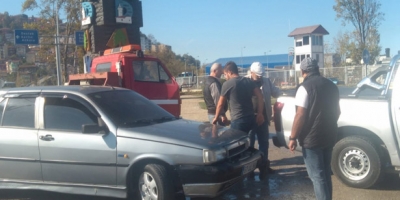 KAVŞAKTA MADDİ HASARLI KAZA