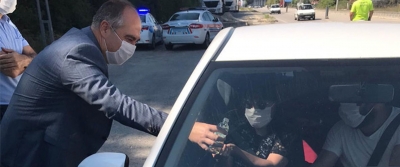KAYMAKAM ALTAY’DAN BAYRAM İKRAMI