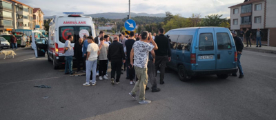   MENGEN'DE AMBULANS OTOMOBİLLE ÇARPIŞTI: 1 YARALI
