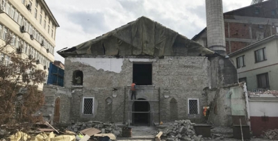 MERKEZ YENİ CAMİİNİN ONARIMI SÜRÜYOR