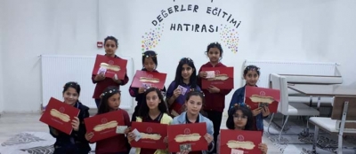 MUHACİR ÖĞRENCİLER KATILIM BELGELERİNİ ALDI 