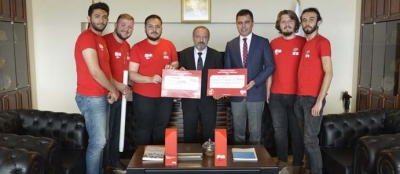 ÖDÜLLÜ ÖĞRENCİLER REKTÖRÜ ZİYARET ETTİ 