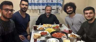 ÖĞRENCİLERLE BERABER SAHUR YAPTI