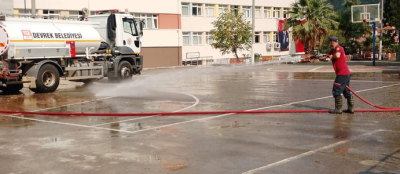   OKUL BAHÇELERİ TEK TEK YIKANIYOR