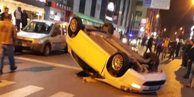 ÖNCE ARAÇLARA ÇARPTI SONRA TAKLA ATTI