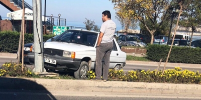 ORTA REFÜJE ÇIKTI ELEKTRİK DİREĞİNE ÇARPTI