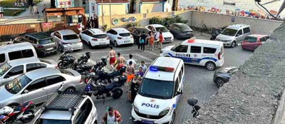 PLAJDA TARTIŞAN İKİ GRUP KAVGA ETTİ