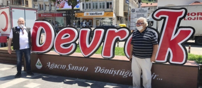 DEVREK ÖRSEL VE ÜÇCAN’I KONUT ETTİ 