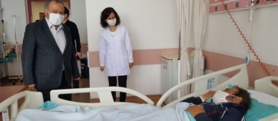 REKTÖR ÇUFALI HASTALARLA BAYRAMLAŞTI