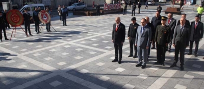 SADECE ÇELENK SUNMA TÖRENİ YAPILDI