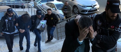 SARIMSAKLARIN ARASINA SAKLAMIŞLAR
