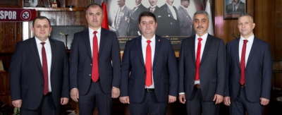 “ŞEFKAT VE SEVGİYLE DÜNYANIN EN YÜCE GÖREVİNİ YERİNE GETİREN BÜTÜN ANNELERİMİZİN ELLERİNDEN ÖPÜYORUZ”