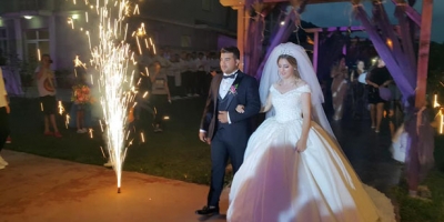 SENA İLE EFE MUHTEŞEM BİR DÜĞÜNLE DÜNYA EVİNE GİRDİ