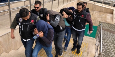  SİLAH VE UYUŞTURUCU HAP İLE YAKALANDILAR