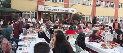  LİSE VE ORTAOKUL SON SINIF ÖĞRENCİLERİ İFTARDA BULUŞTU