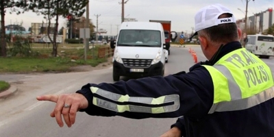  SÜRÜCÜLER DİKKAT! ARAÇLAR DURDURULARAK KONTROL EDİLİYOR…