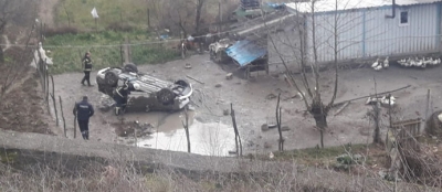 TARLAYA UÇTU BİRİ BEBEK 4 KİŞİ YARALANDI