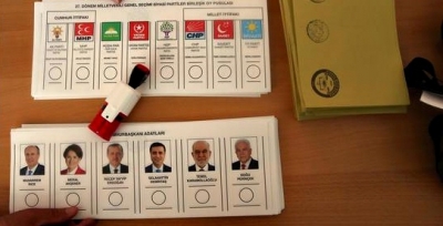 TÜRKİYE SANDIĞA GİDİYOR: OY VERME İŞLEMİ SÜRÜYOR