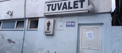 TUVALETLER YIKILIYOR