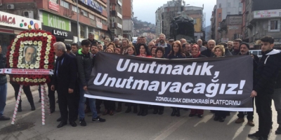  UĞUR MUMCU TÖRENLE ANILDI