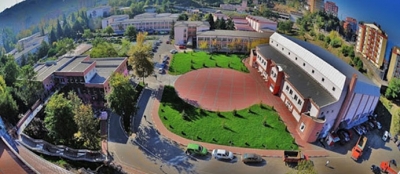ÜNİVERSİTEDE SKANDAL
