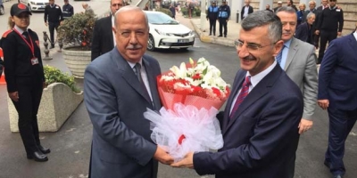 VALİ BEKTAŞ İLK ZİYARETİNİ YAPTI