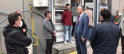 VALİ BEKTAŞ UZUN KUYRUKLAR OLUŞTURAN VATANDAŞI UYARDI