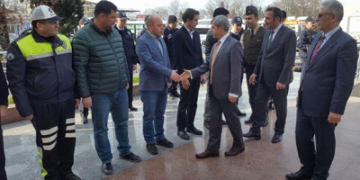 VALİ ÇINAR DURUMA EL ATTI