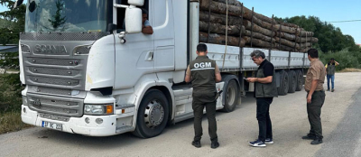 YOLLAR TUTULDU KAMYONLAR  DURDURULDU 
