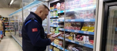 ZABITA MARKET VE BAKKALLARI DENETLEDİ