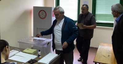 ZONGULDAK HAVALİMANI’NDA OY VERME İŞLEMLERİ BAŞLADI 